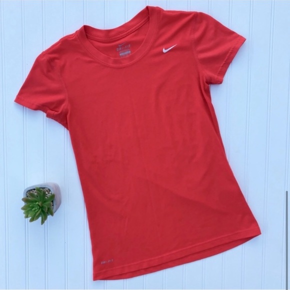 •Nike• Dri-fit tee {B2} - Picture 5 of 6